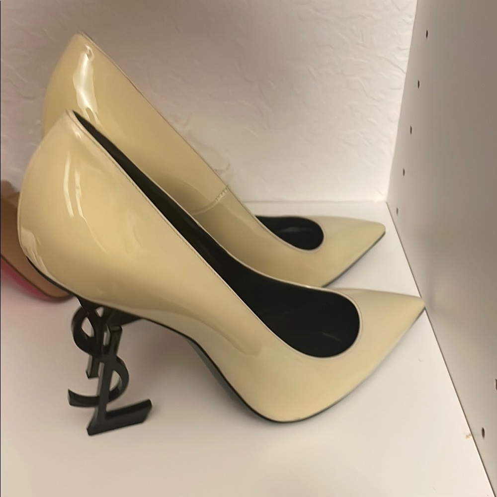 Yves Saint Laurent Cream Stiletto Heels with Pointed Toe